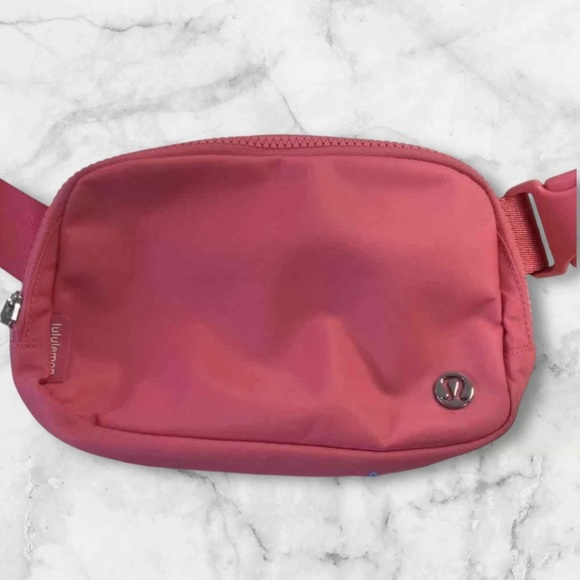 Pink Lululemon Everywhere Belt Bag - Picture 1 of 3